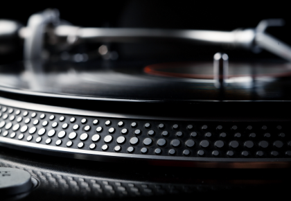 turntable-wall-inkbluesky